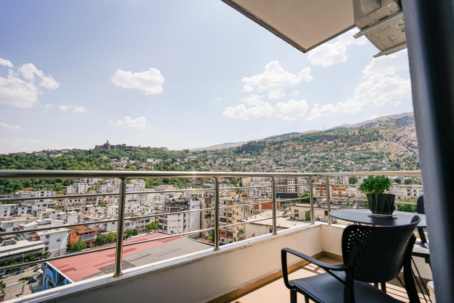 View City Apartments Gjirokaster Exterior photo